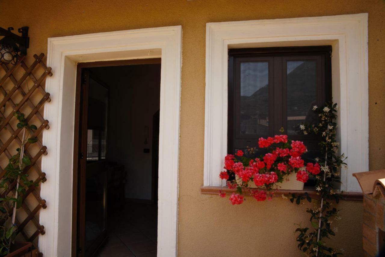 Bnb Donnalaura Карини Экстерьер фото